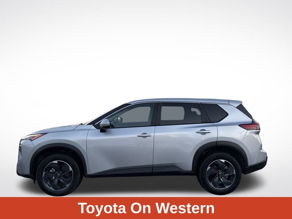 2024 Nissan Rogue SV photo 2