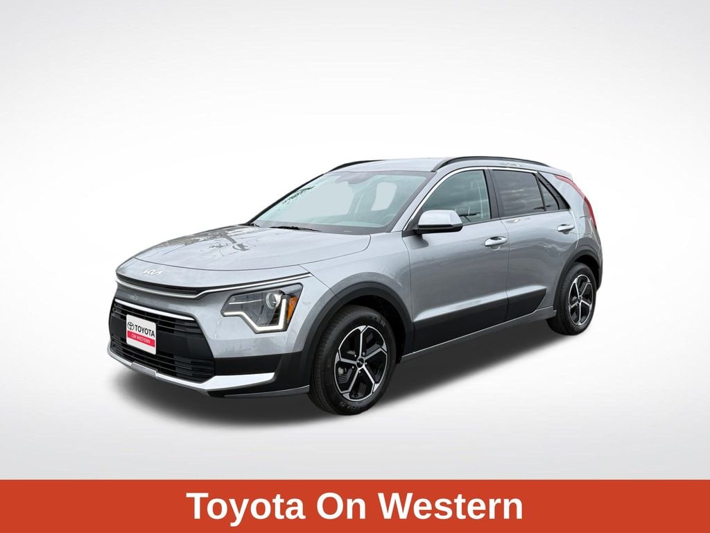 Used 2024 Kia Niro LX SUV