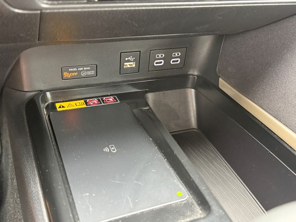 2025 Toyota Camry LE - Photo 36
