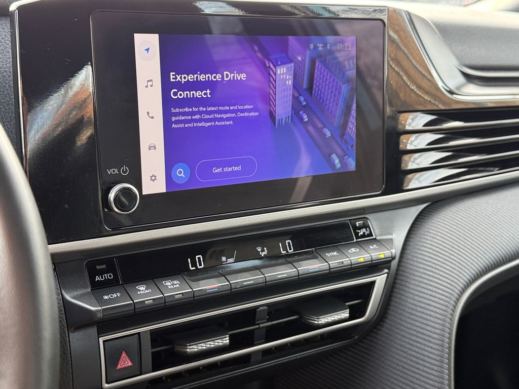 2025 Toyota Camry SE - Photo 31