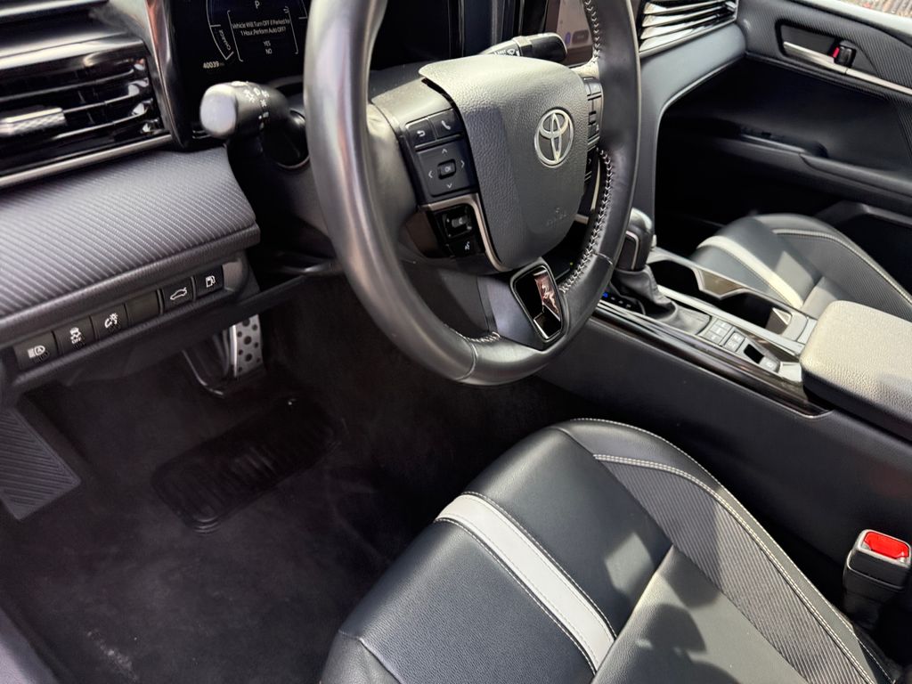 2025 Toyota Camry SE - Photo 26