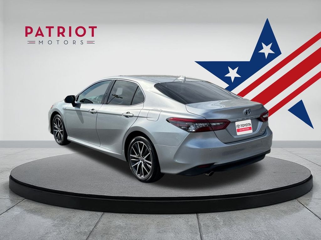 Used 2021 Toyota Camry Hybrid XLE Sedan