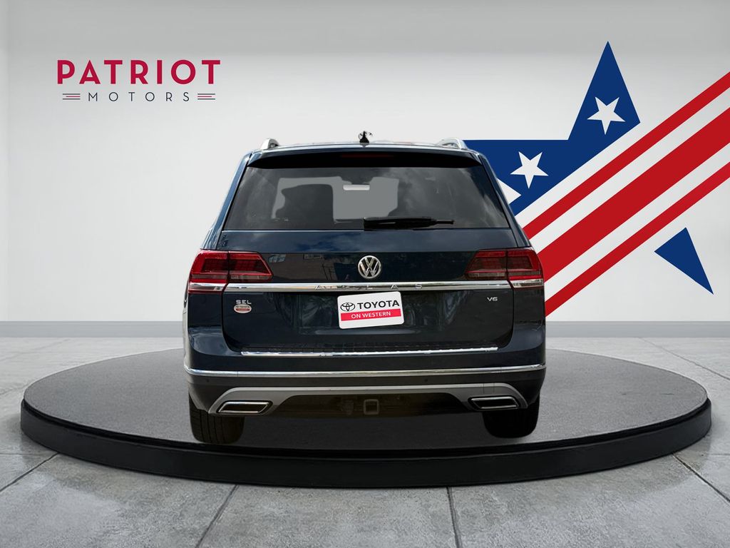2019 Volkswagen Atlas SEL photo 2