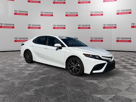 2024 Toyota Camry SE Sedan