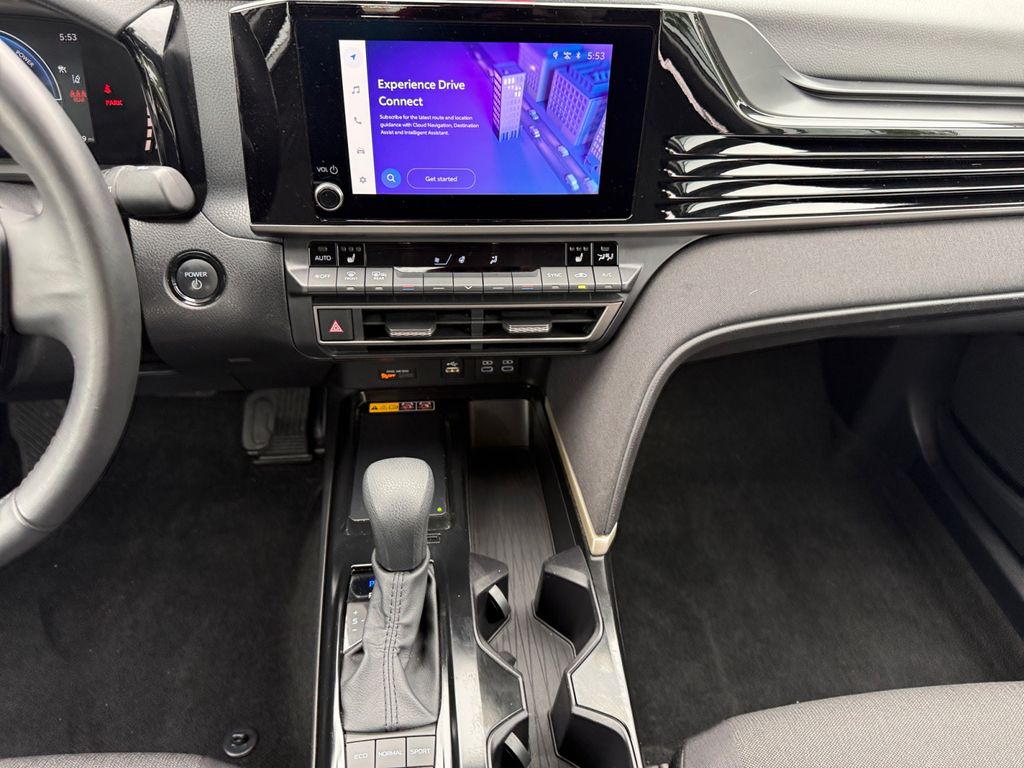 2025 Toyota Camry LE - Photo 11