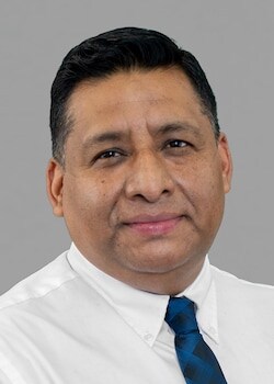 Staff member Leo Peraleta from ID_9664108467ad