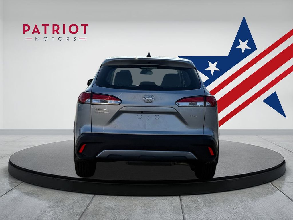 2025 Toyota Corolla Cross L photo 4