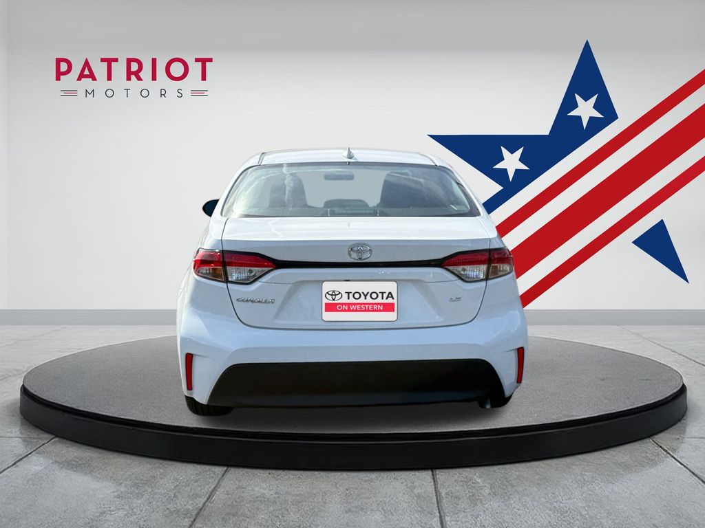 2024 Toyota Corolla LE photo 4