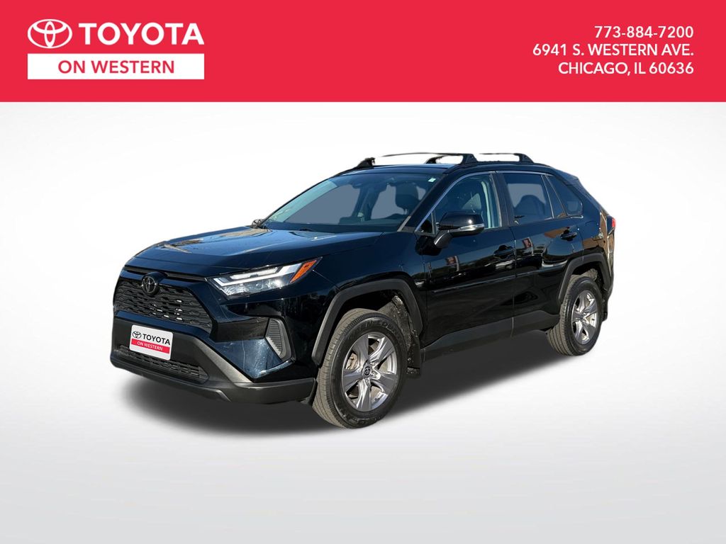 2022 Toyota RAV4 XLE's photo