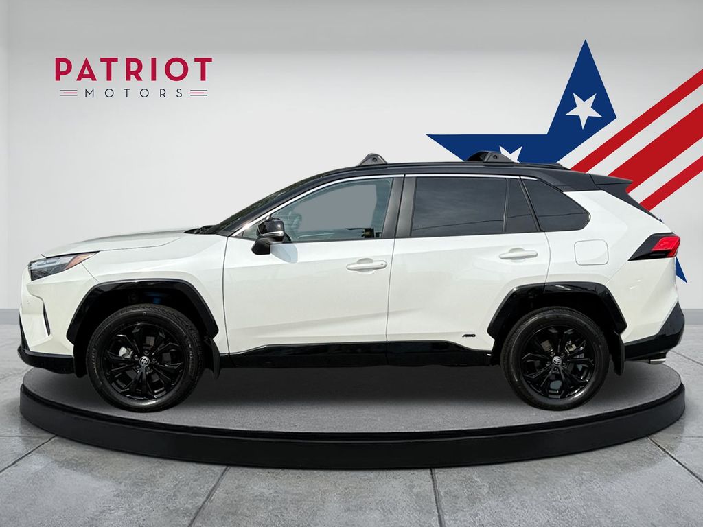 2022 Toyota RAV4 Hybrid XSE photo 2