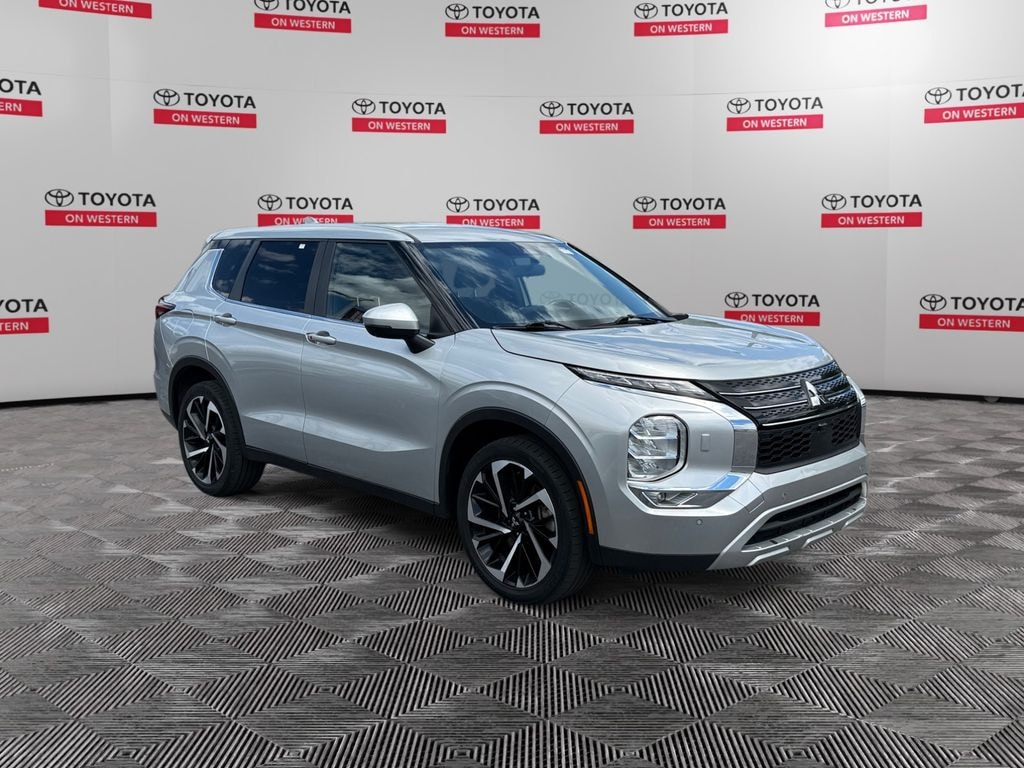 Used 2024 Mitsubishi Outlander SE SUV