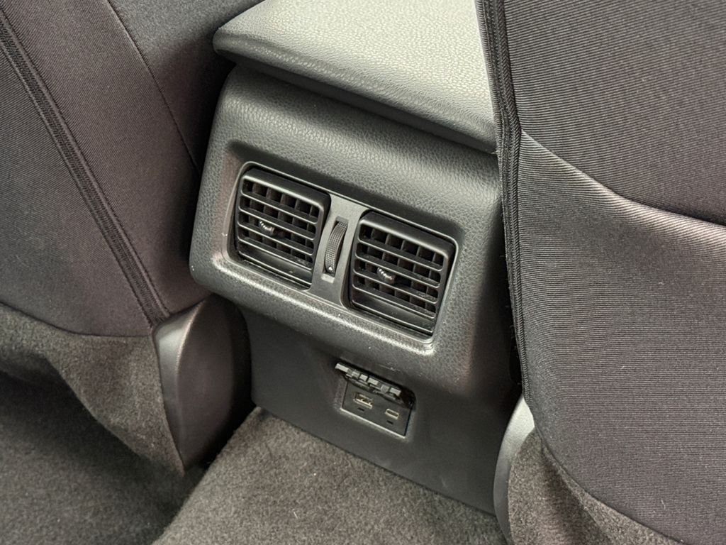 2025 Toyota Camry LE - Photo 21