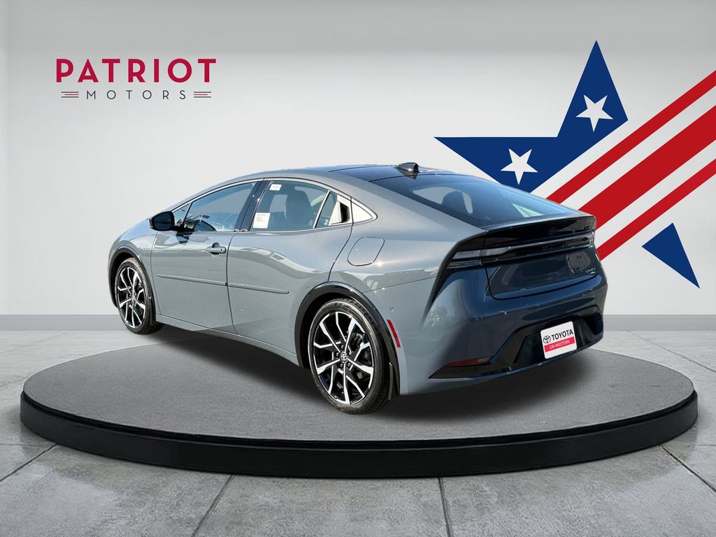 2026 Toyota Prius Plug-in Hybrid XSE Premium photo 3