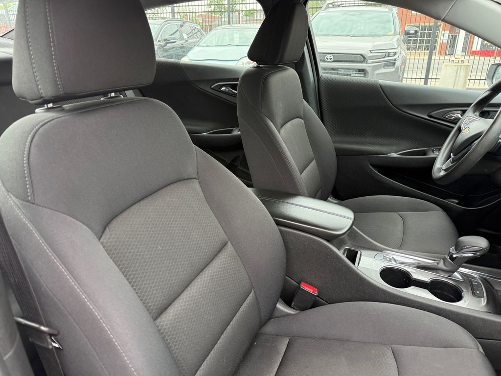 2024 Chevrolet Malibu 1LT - Photo 18