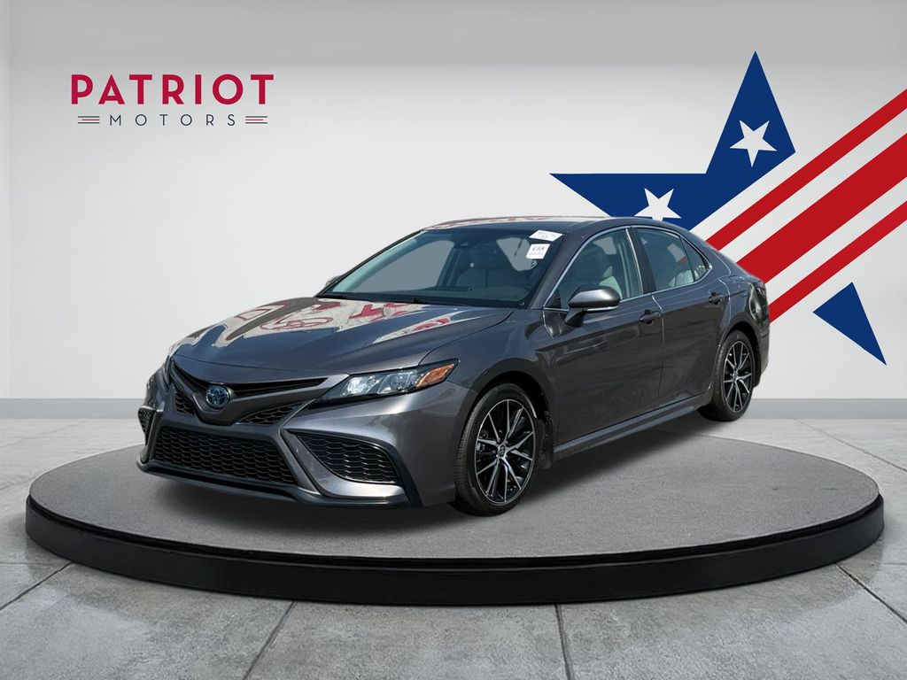 2023 Toyota Camry Hybrid Sedan 