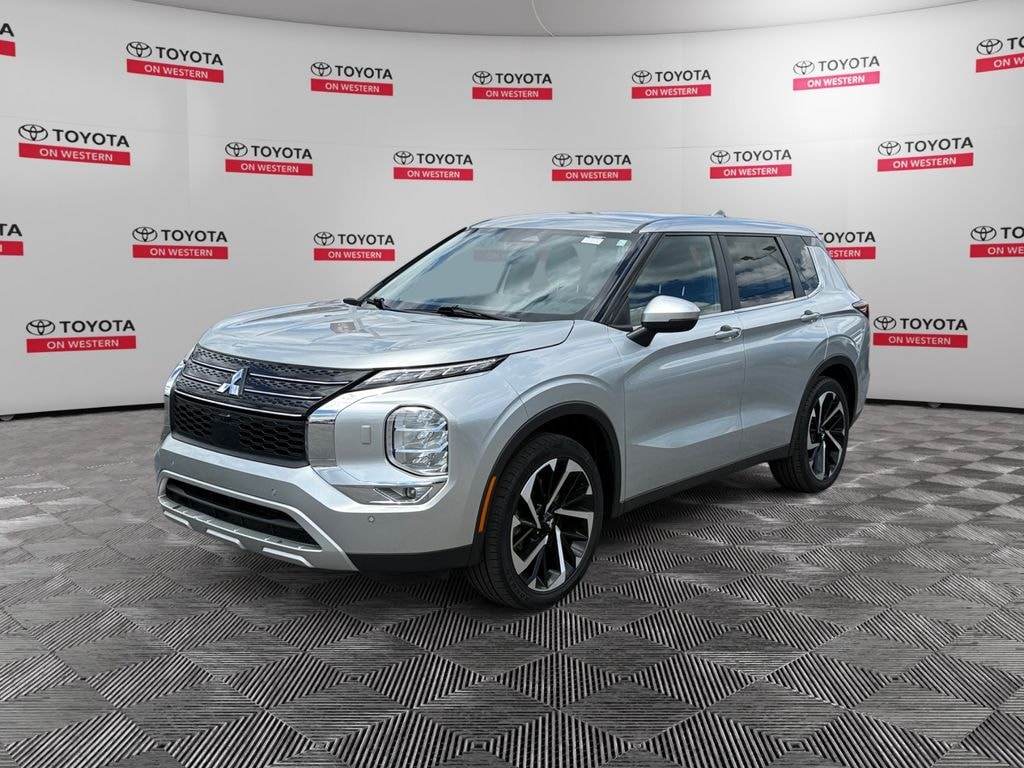 Used 2024 Mitsubishi Outlander SE SUV