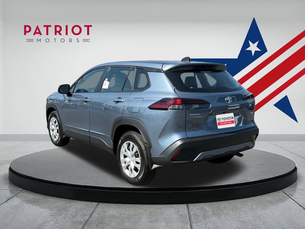 2026 Toyota Corolla Cross L photo 3