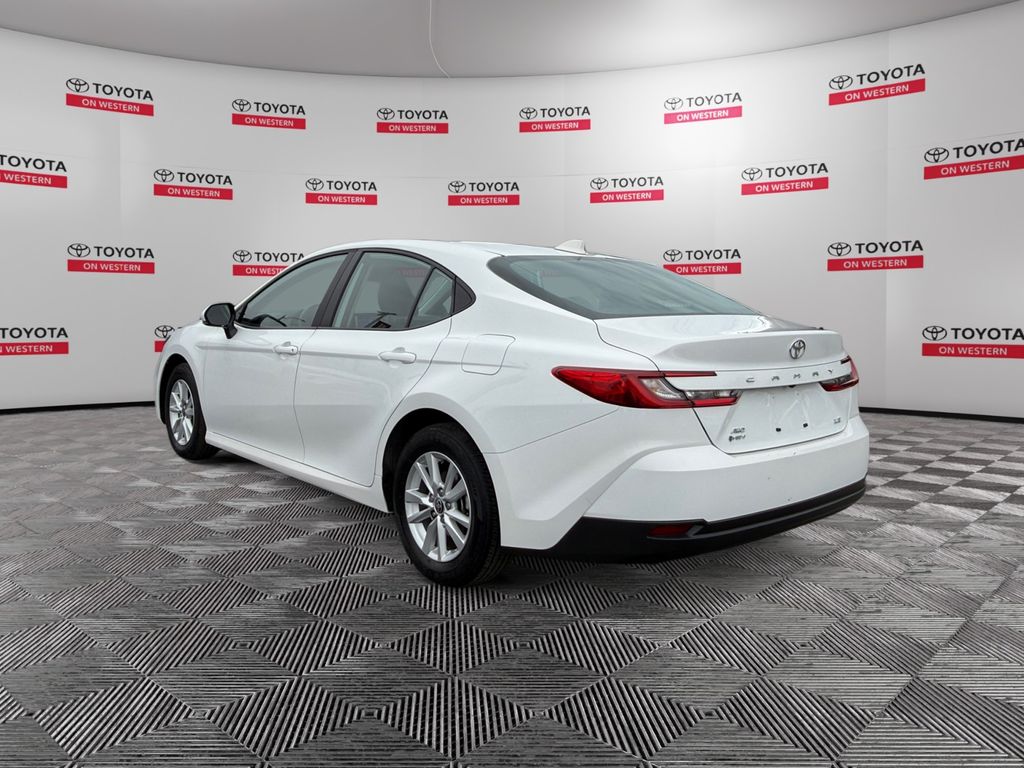 2025 Toyota Camry LE - Photo 7
