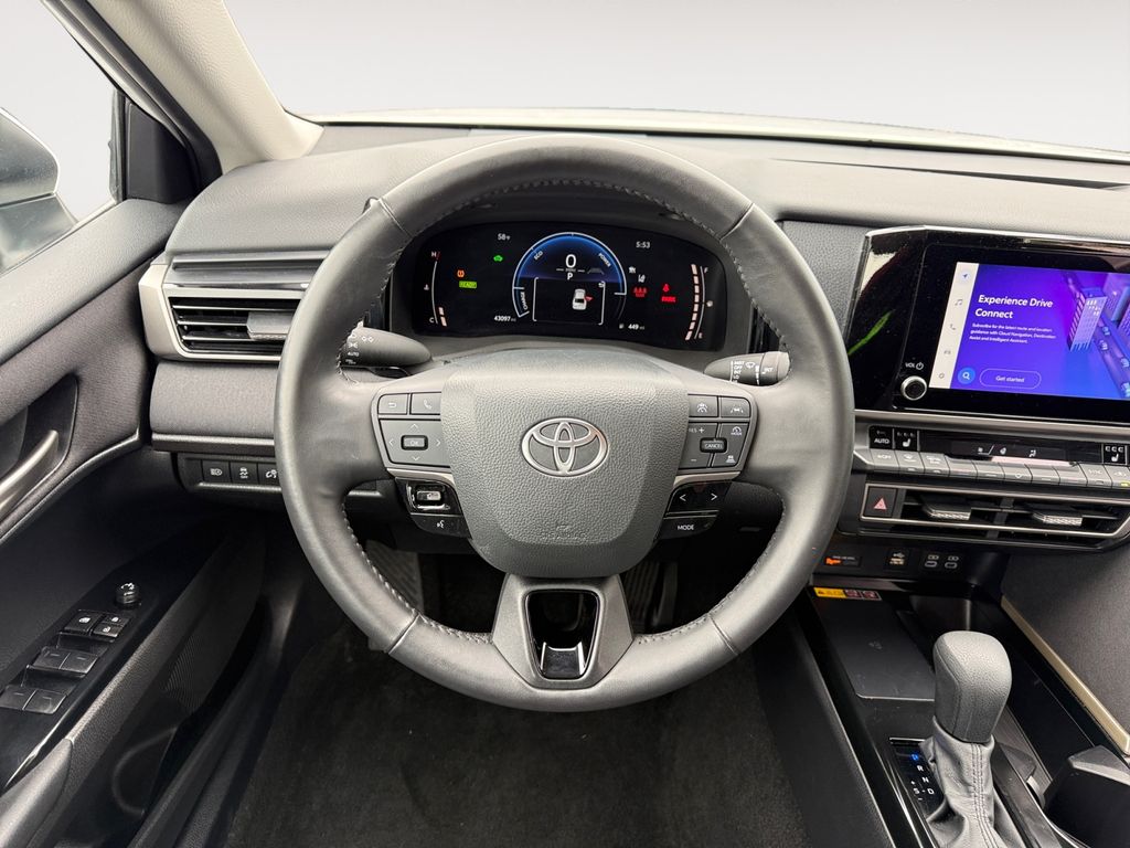 2025 Toyota Camry LE - Photo 12