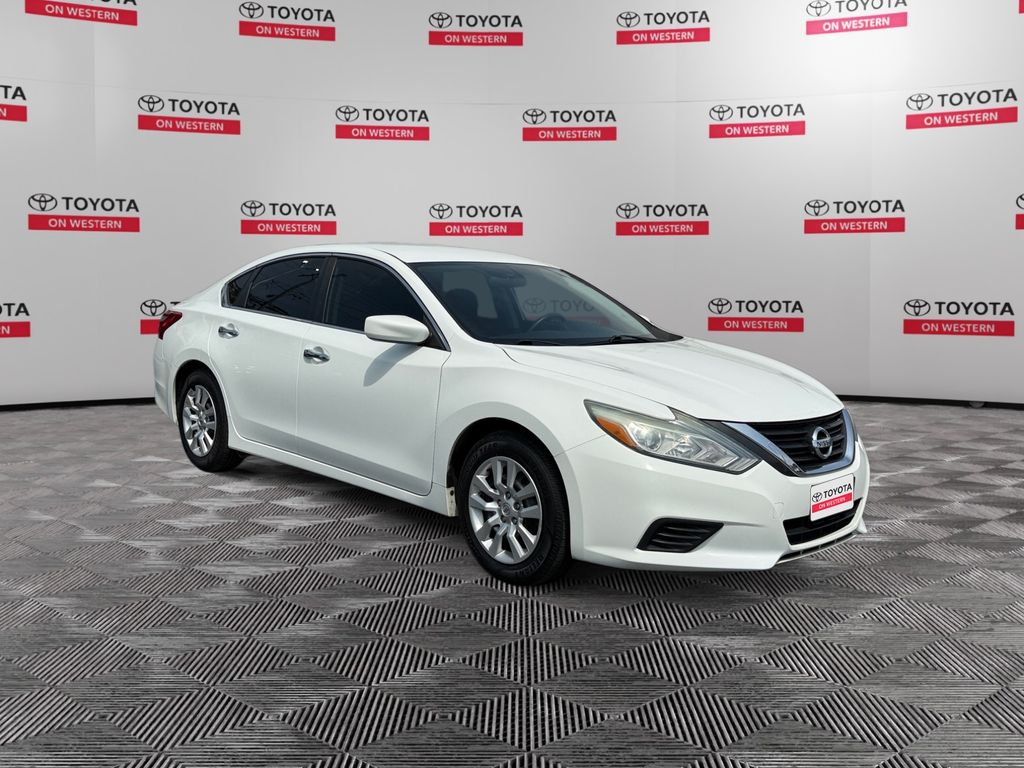 2016 Nissan Altima 2.5 S's photo