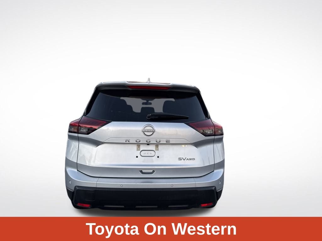 2024 Nissan Rogue SV photo 4