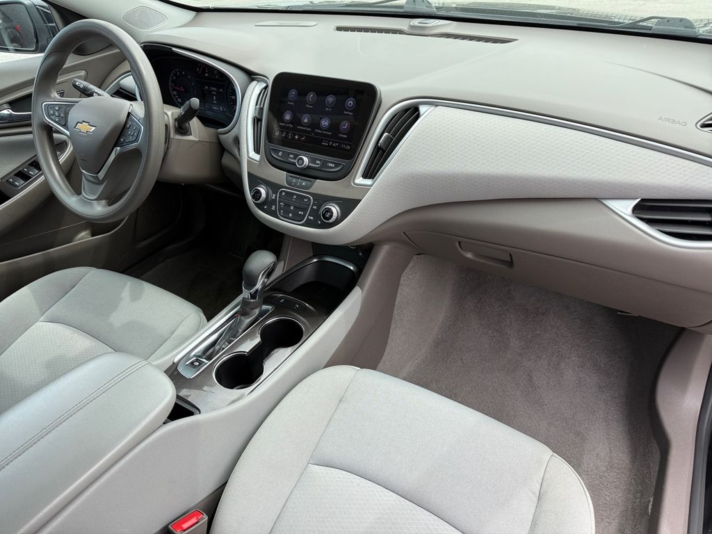 2024 Chevrolet Malibu 1LT - Photo 17