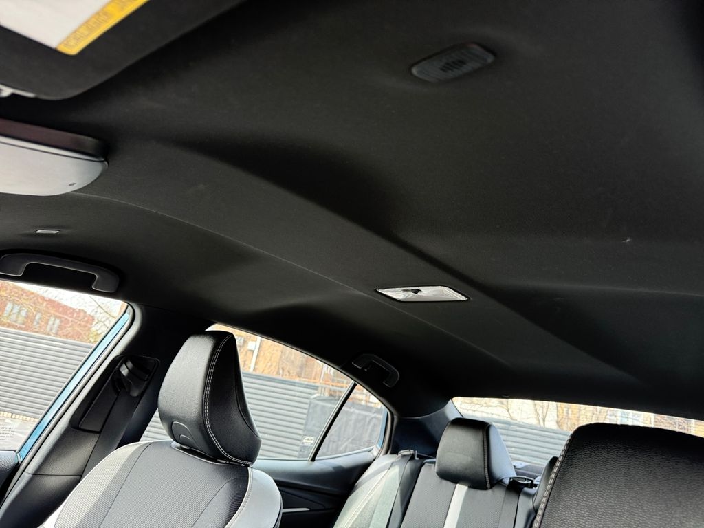 2025 Toyota Camry SE - Photo 27