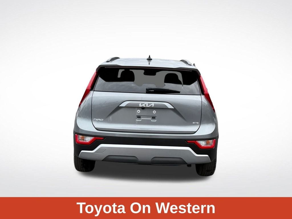 Used 2024 Kia Niro LX SUV