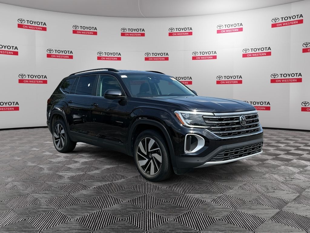Used 2025 Volkswagen Atlas 2.0T SE w/Technology SUV