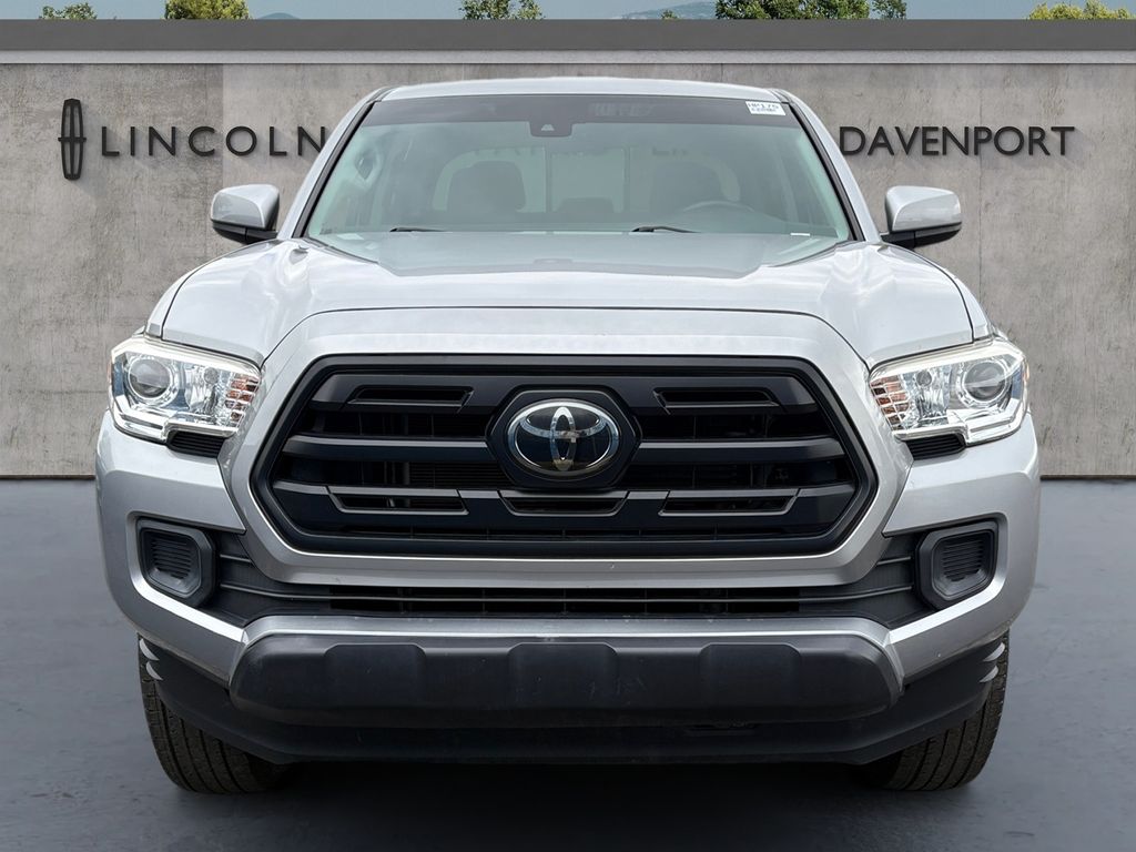 2018 Toyota Tacoma TRD Off-Road photo 2