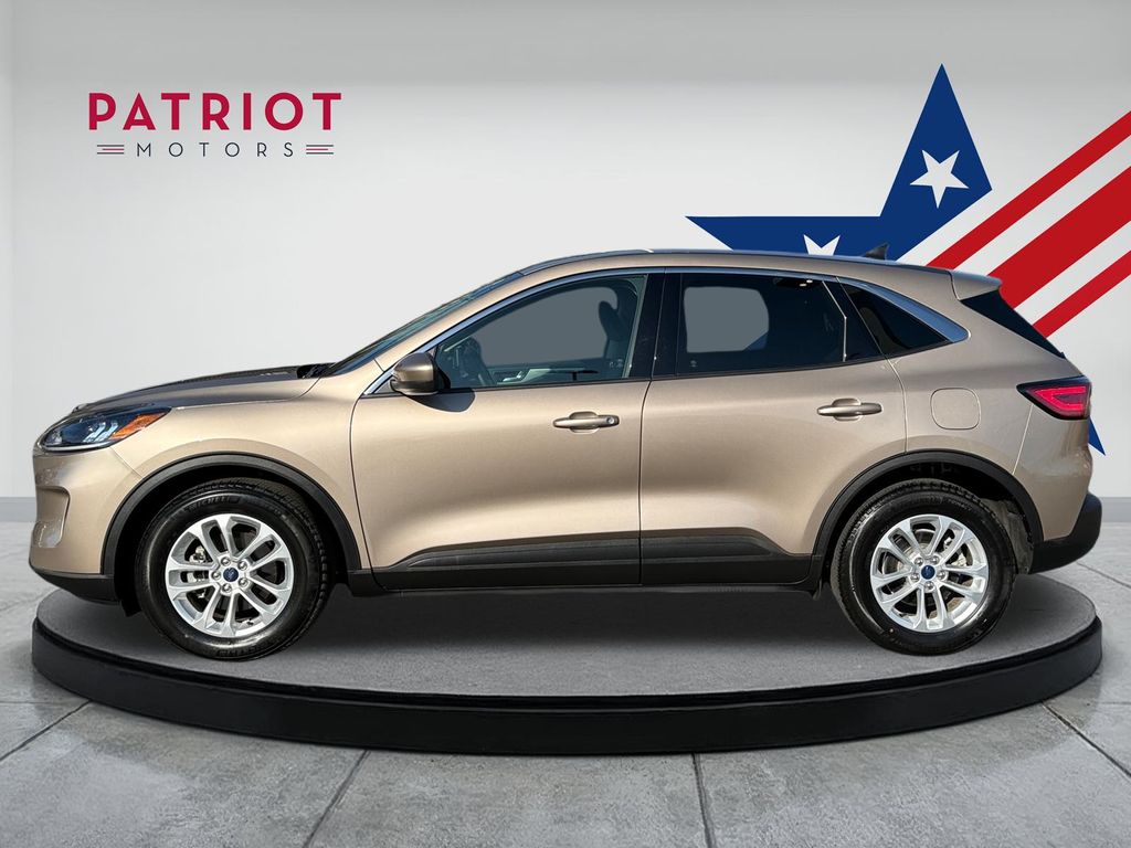 2020 Ford Escape SE photo 2