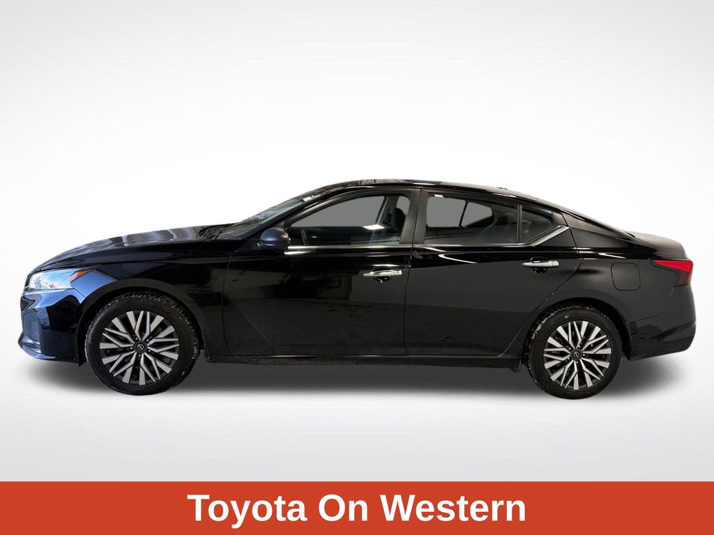 2024 Nissan Altima 2.5 SV photo 2