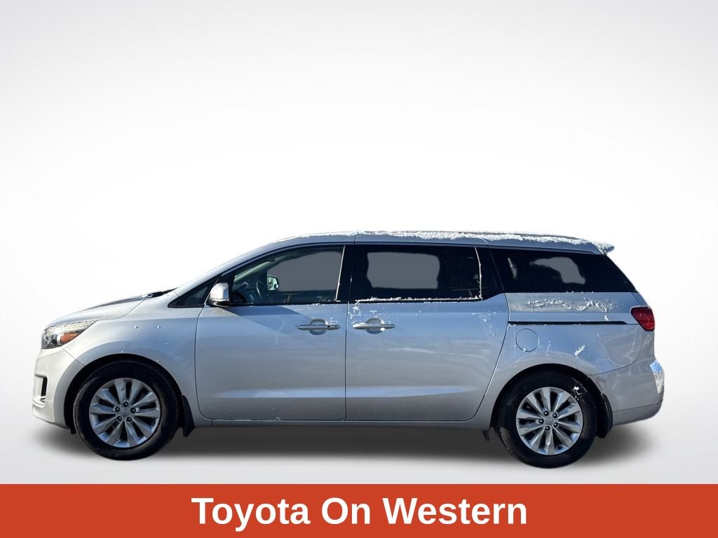 2015 Kia Sedona EX photo 2