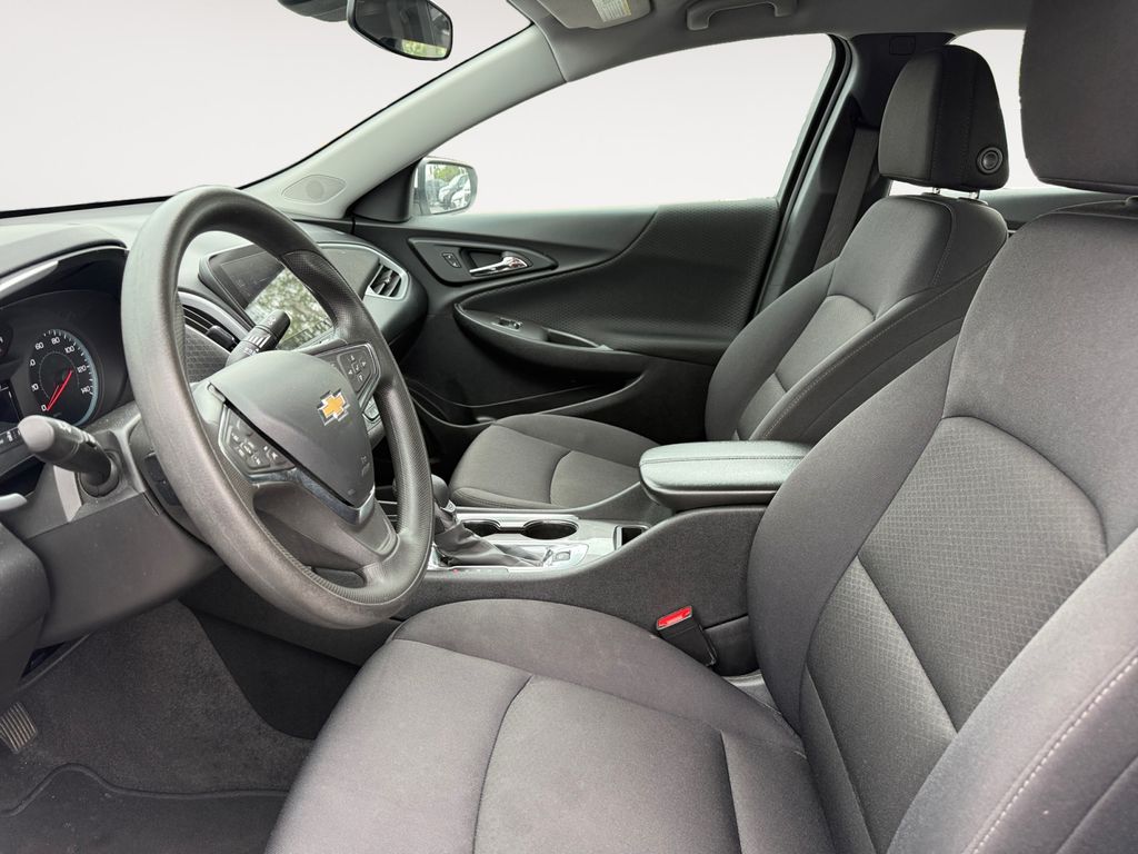 2024 Chevrolet Malibu 1LT - Photo 9