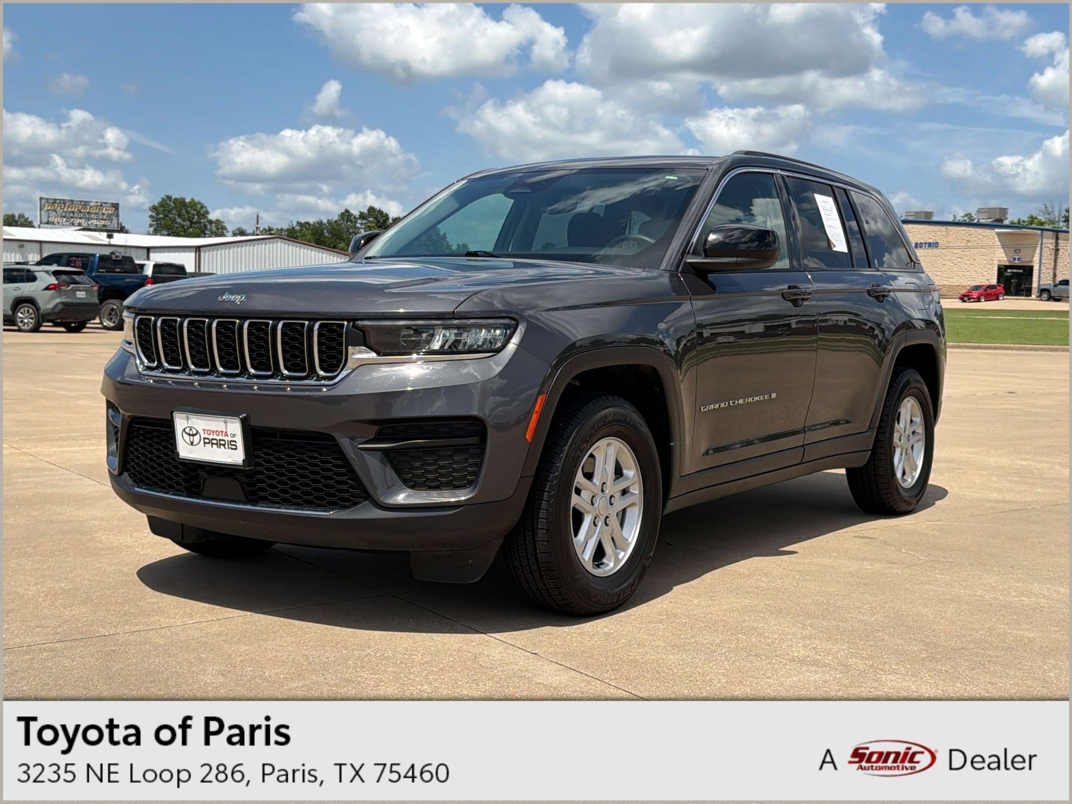 2024 Jeep Grand Cherokee Laredo's photo