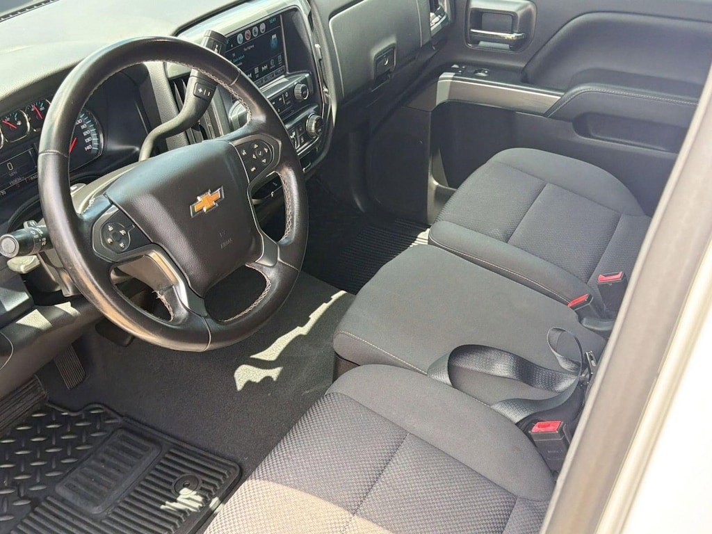 Used 2018 Chevrolet Silverado 1500 LT w/1LT Truck Crew Cab