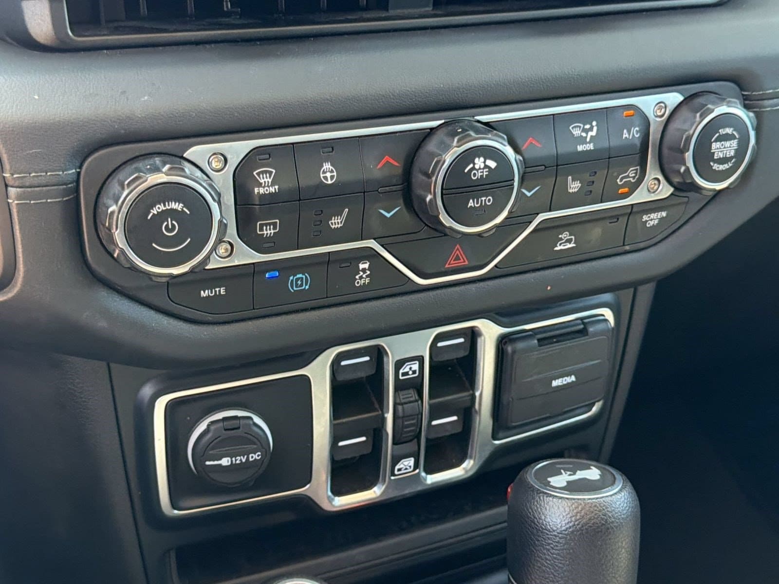 2024 Jeep Wrangler 4xe Sahara 4XE - Photo 19