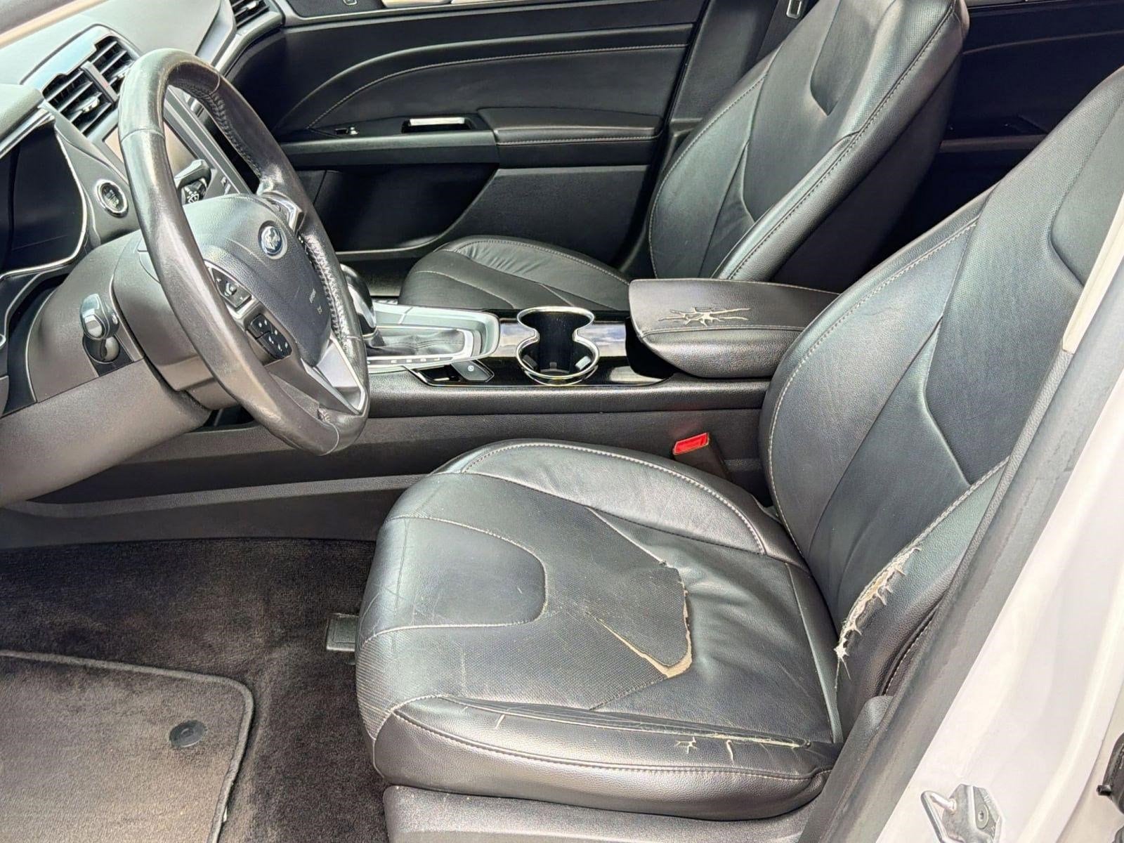 Fusion Hybrid Titanium Sedan