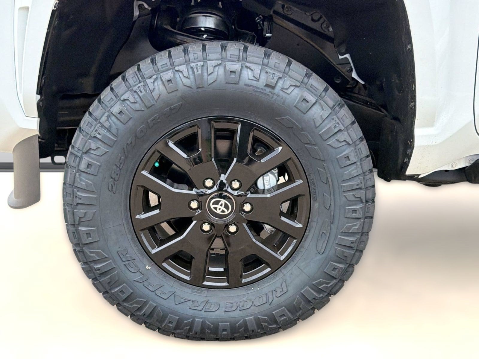 2026 Toyota Tacoma SR5 - Photo 12