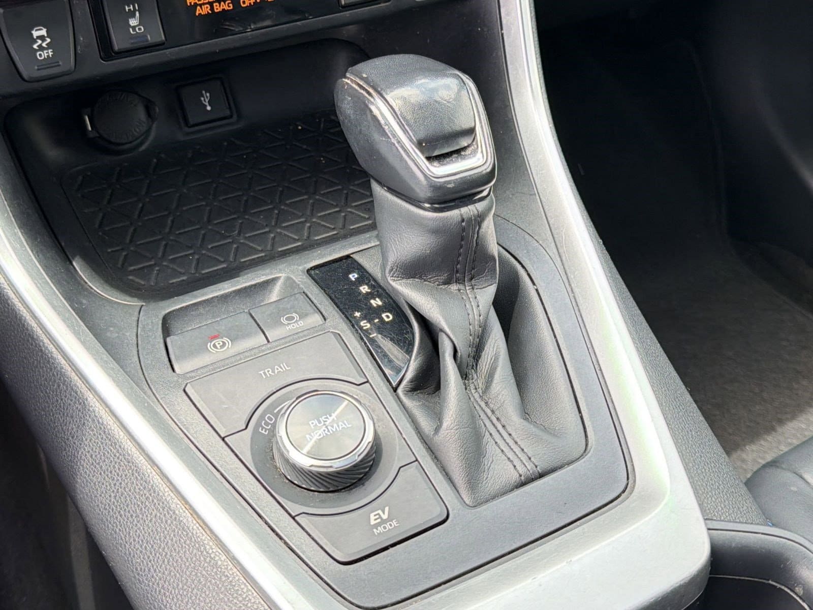 2021 Toyota RAV4 XSE - Photo 18