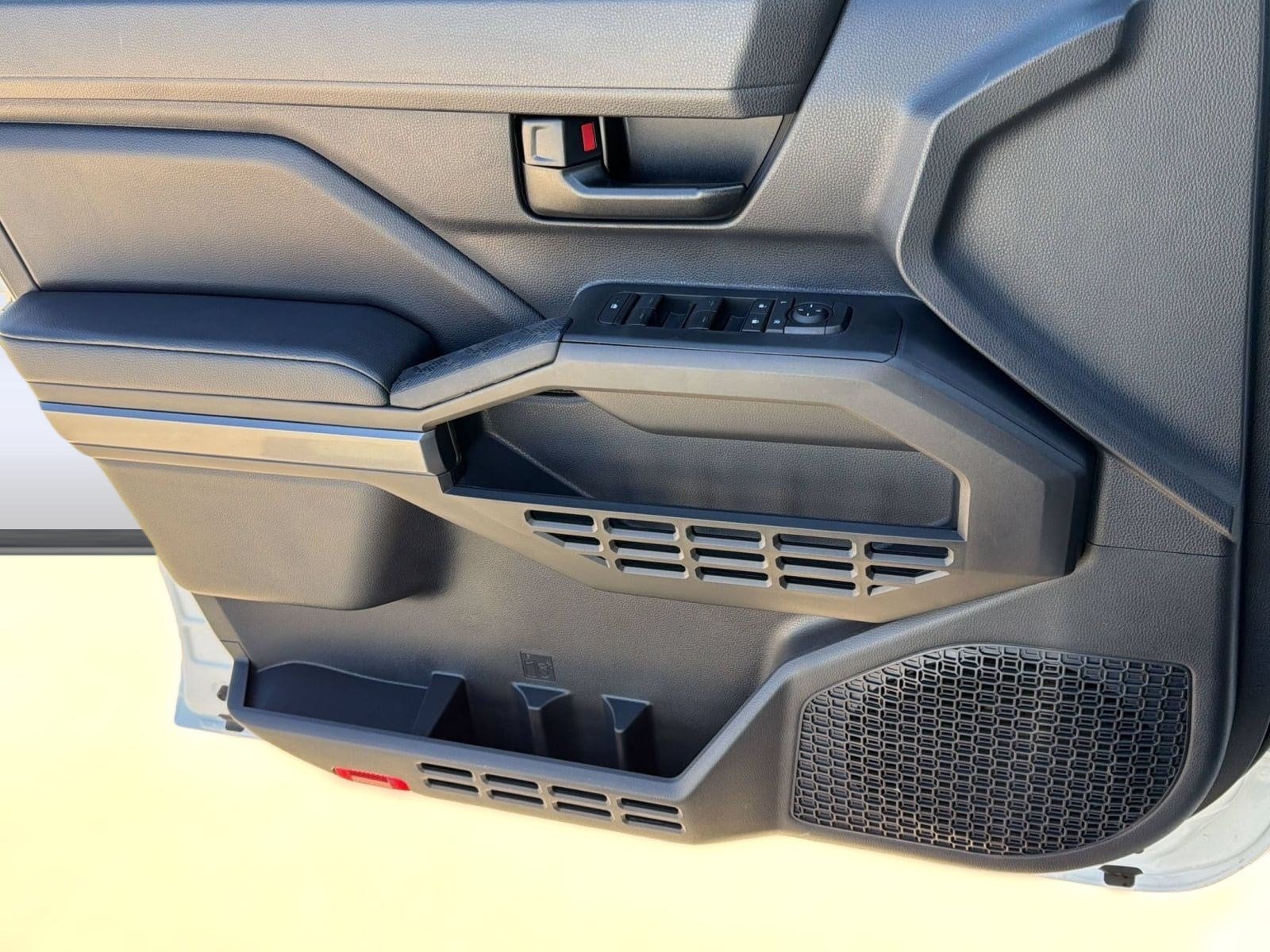 2026 Toyota Tacoma SR5 - Photo 24