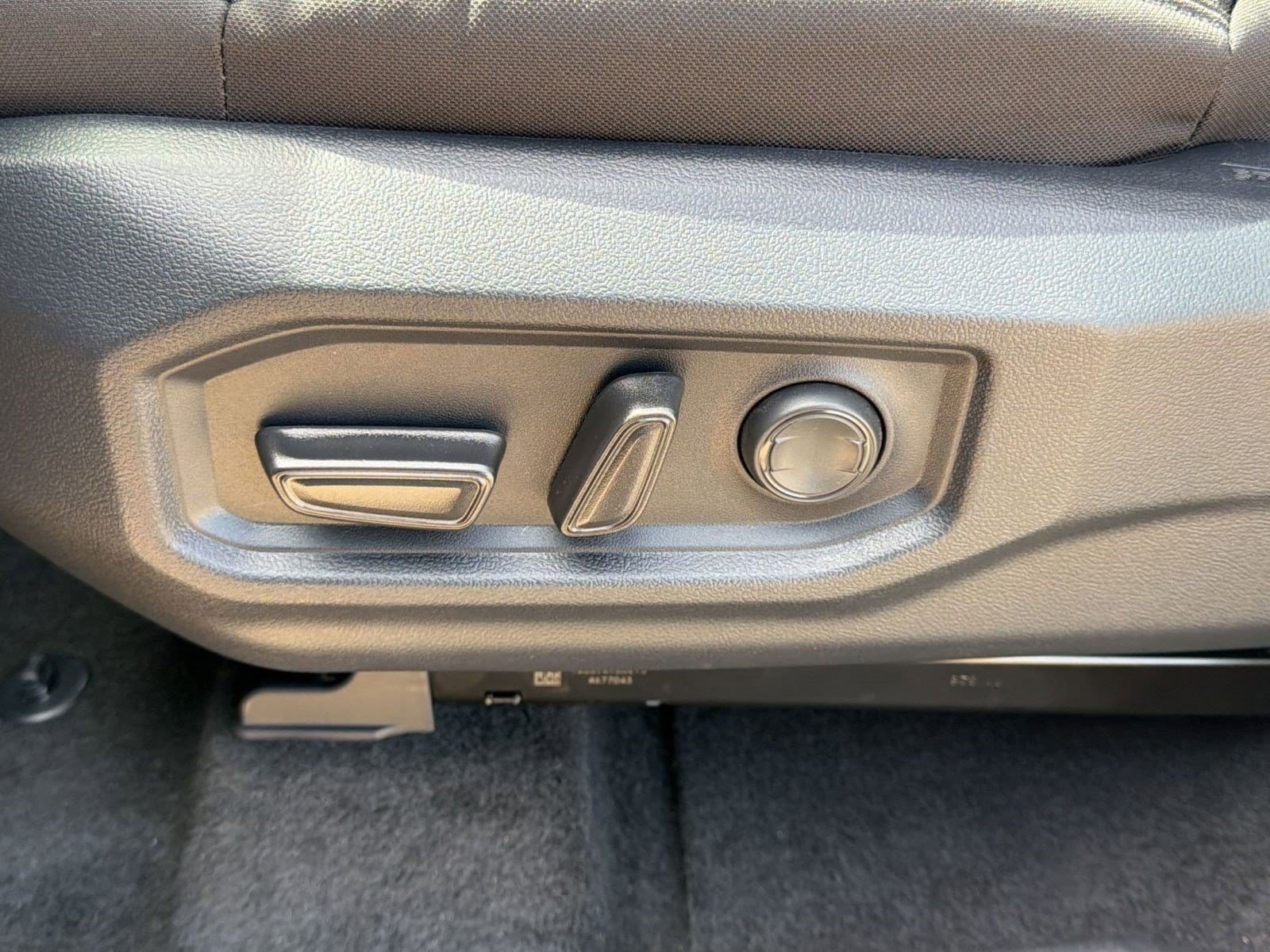 2026 Toyota Tundra SR5 - Photo 12