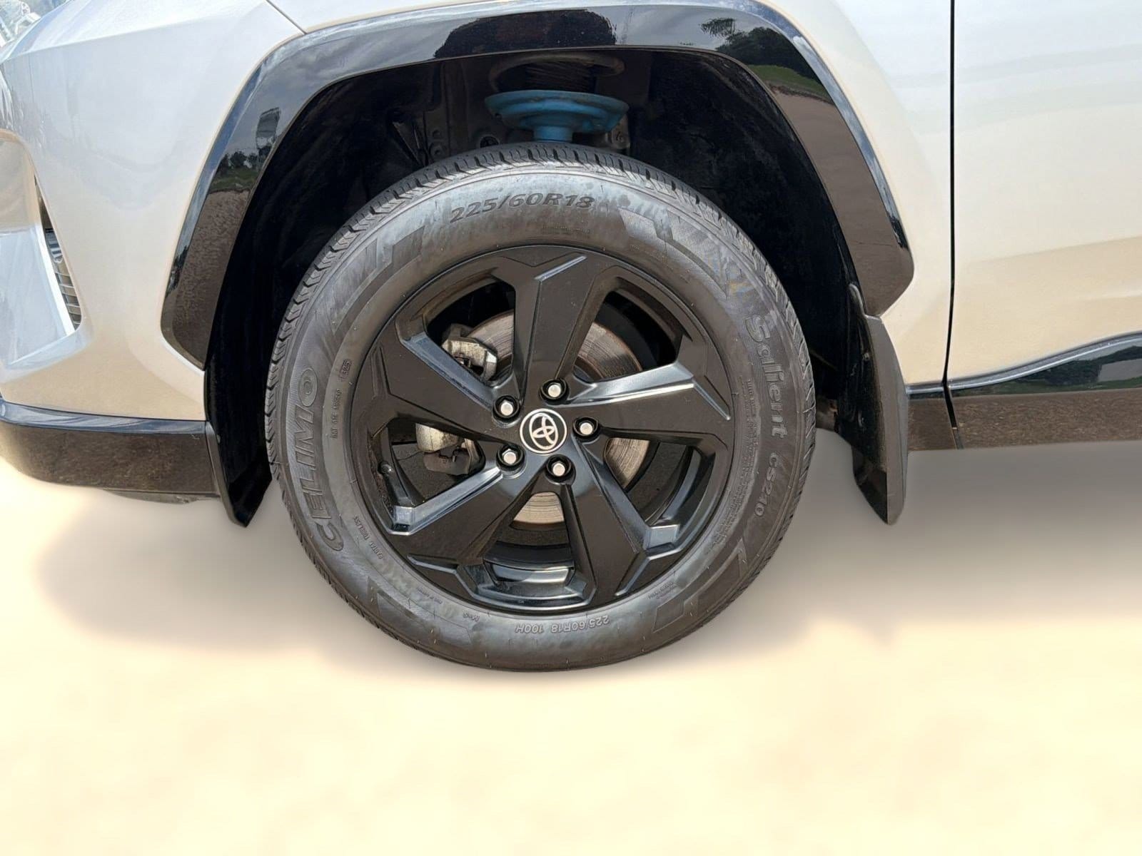 2021 Toyota RAV4 XSE - Photo 11