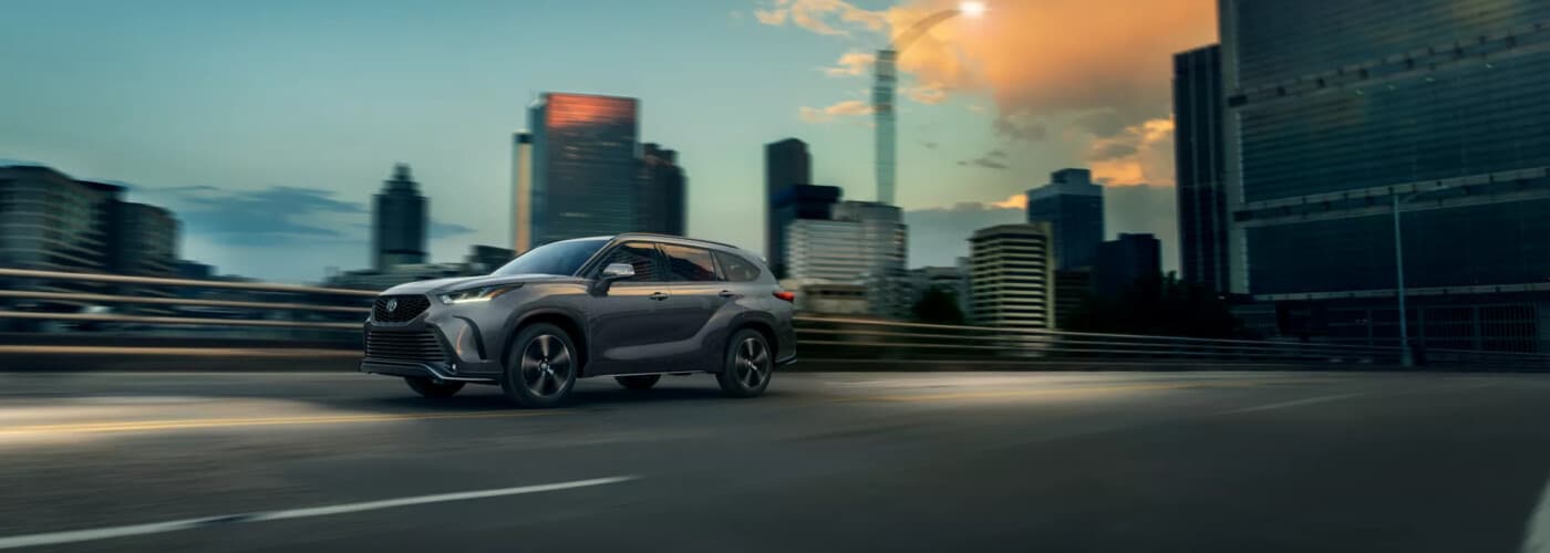 Toyota Highlander Driving in the City