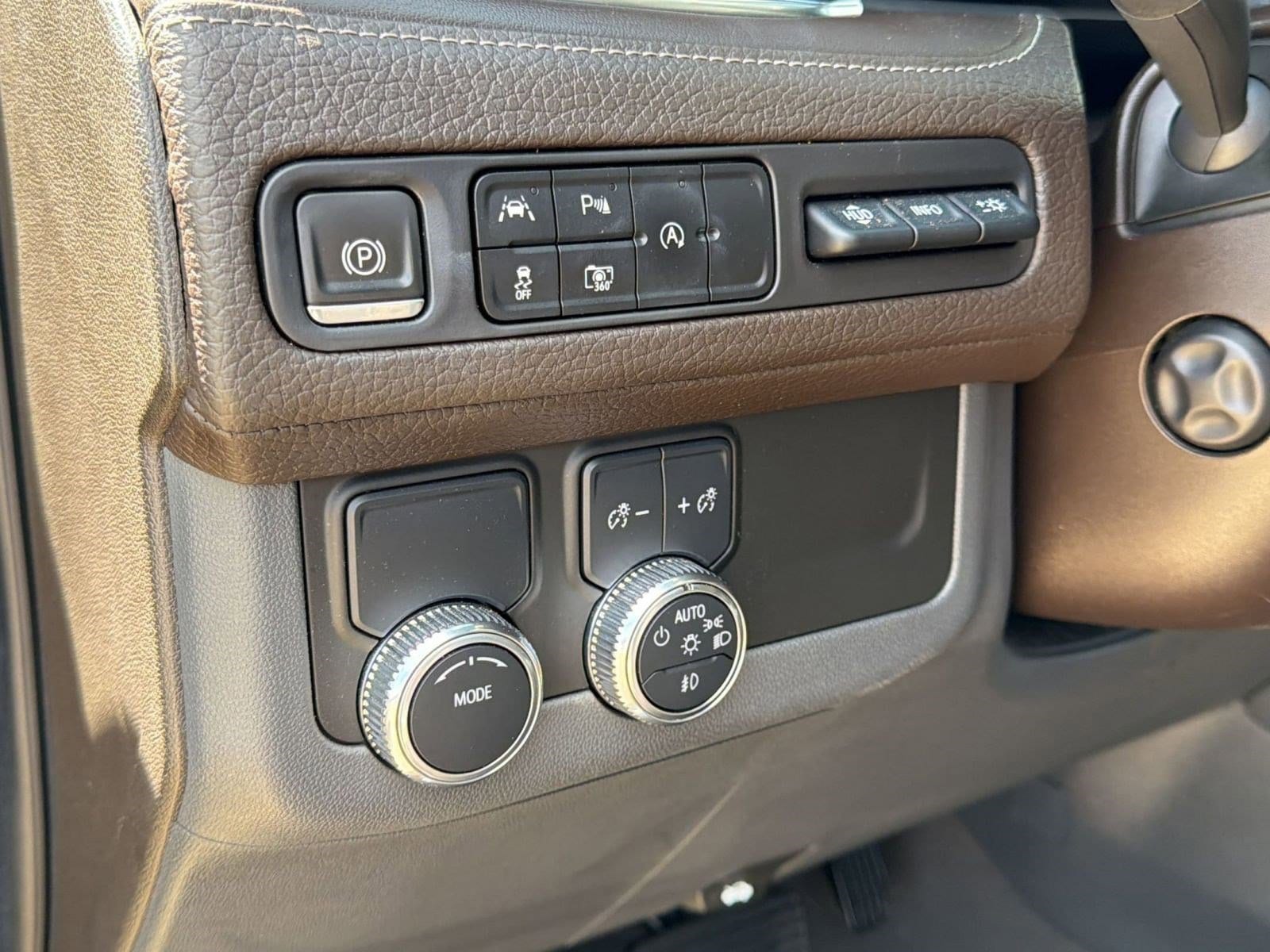 2023 GMC Yukon XL Denali - Photo 18