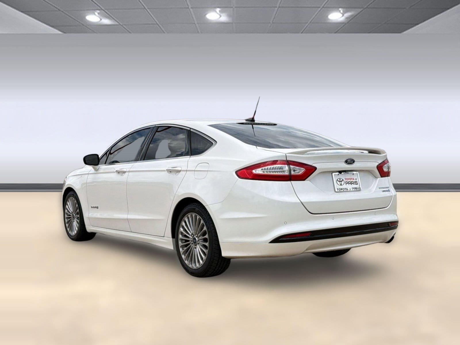 Fusion Hybrid Titanium Sedan