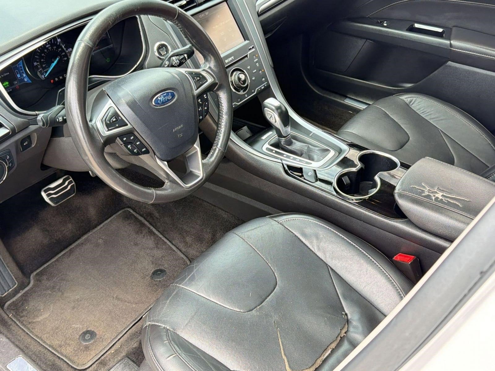 Fusion Hybrid Titanium Sedan