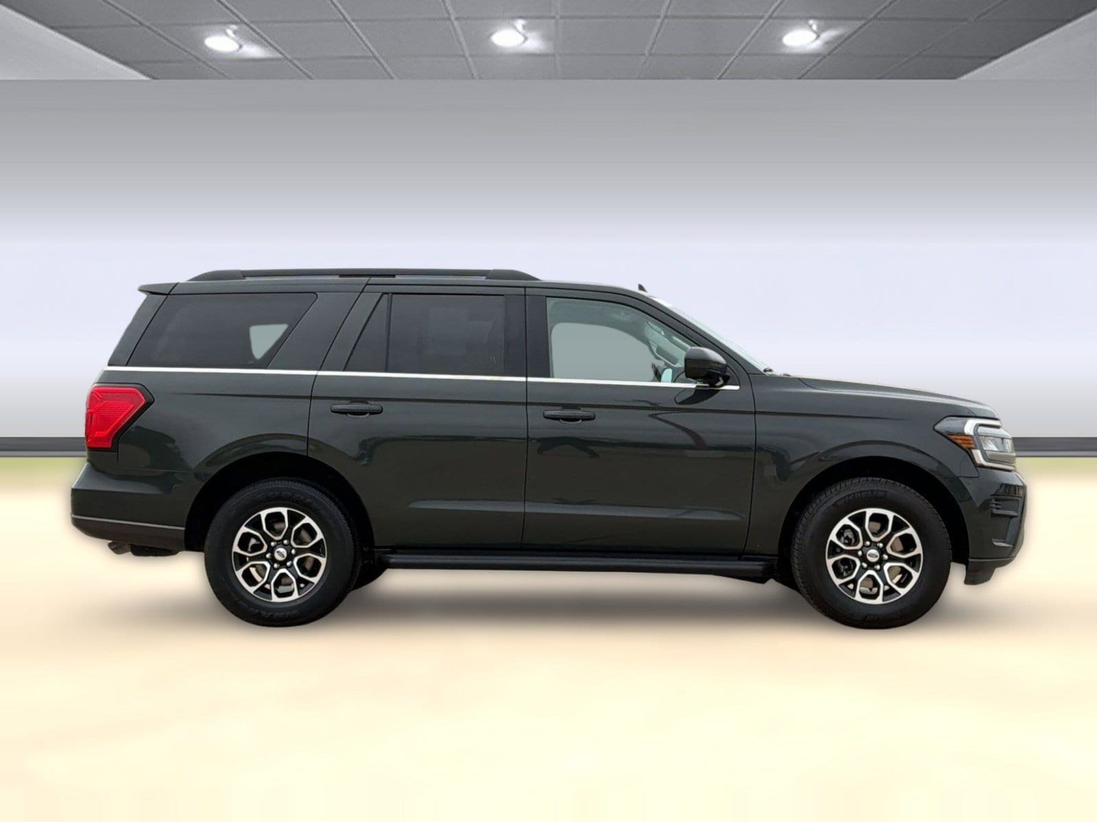 2022 Ford Expedition XLT - Photo 8