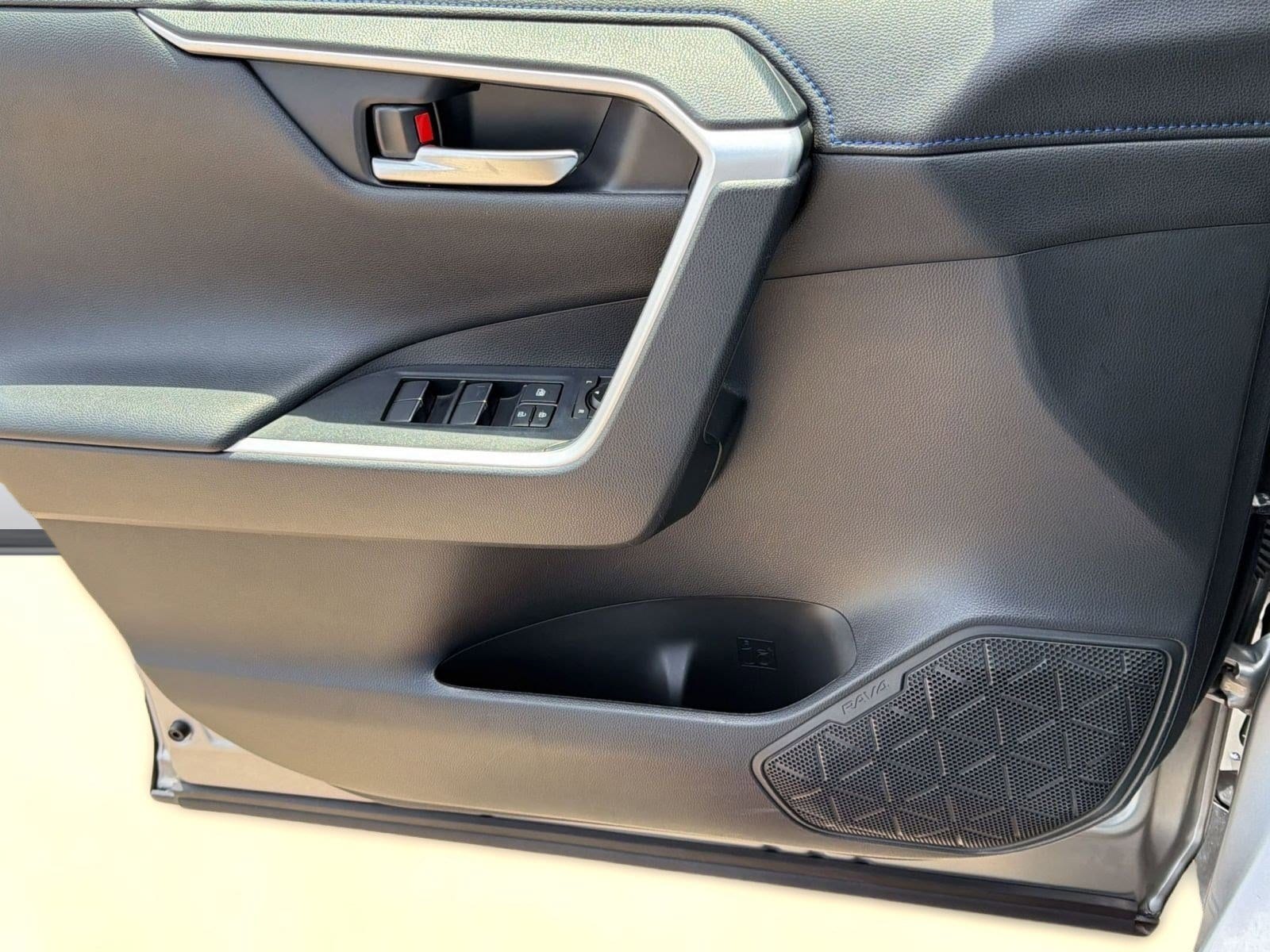 2021 Toyota RAV4 XSE - Photo 12