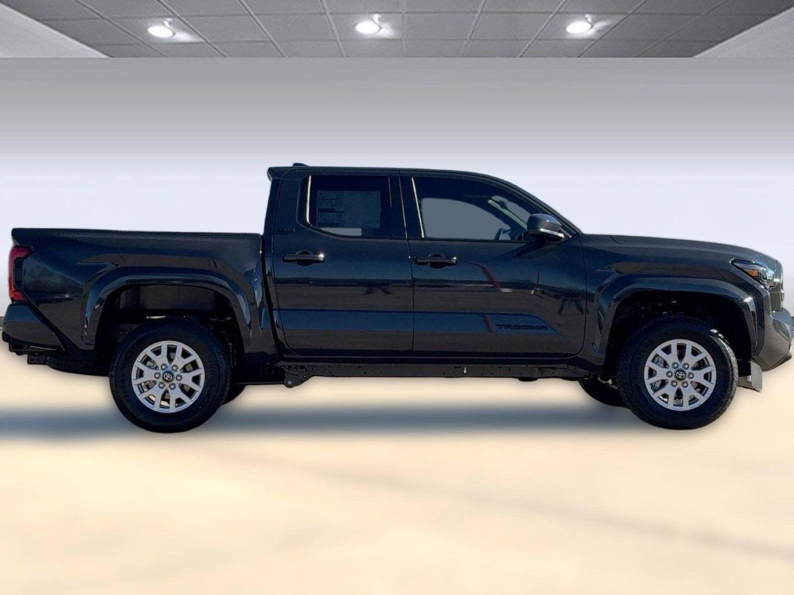 2026 Toyota Tacoma SR5 - Photo 8